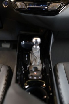 Toyota C-HR I Crossover Facelifting 1.8 Hybrid 122KM 2023 Toyota C-HR 1.8 Hybrid Style 1.8 Hybryda 122KM, zdjęcie 22