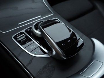 Mercedes Klasa C W205 Kombi Facelifting 2.0 220d 194KM 2019 Mercedes C C 220 d, 191 KM, Automat, Skóra, Navi, zdjęcie 15