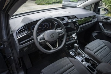 Volkswagen Touran III 1.5 TSI EVO 150KM 2025 Volkswagen Touran Highline 1.5 TSI EVO 150 KM DSG, zdjęcie 9