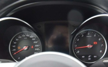 Mercedes Klasa C W205 2019 Mercedes-Benz Klasa C 2.0B AMG 265KM Navi Kamera Aktywne wydechy 123 TYS KM, zdjęcie 22