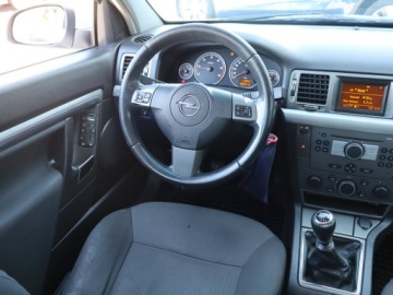 Opel Vectra C Hatchback 1.9 CDTI ECOTEC 150KM 2006 Opel Vectra 1.9 CDTI, Klima, Klimatronic, zdjęcie 6