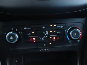 Ford Focus III Kombi Facelifting 2.0 TDCi 150KM 2016 Ford Focus 2.0 TDCi, Klima, Parktronic, zdjęcie 17