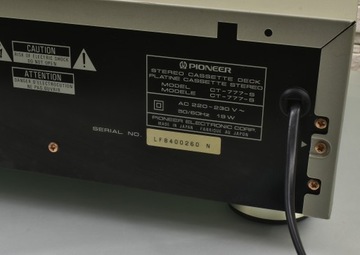 Высококлассный кассетный магнитофон Pioneer CT-777