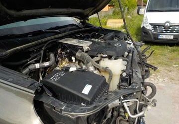 Toyota Hilux VIII Podwójna kabina Facelifting 2.8 D-4D 204KM 2022 Toyota Hilux Okazja 2.8 Diesel 204KM, zdjęcie 3