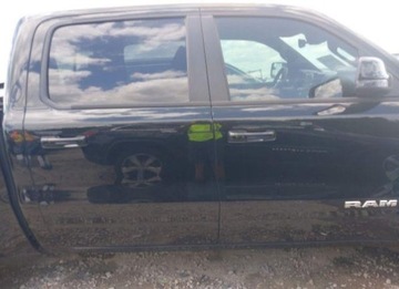  RAM 1500 2023, 5.7L, 4x4, LARAMIE, od ubezpieczalni 5.7 Benzyna 395KM, zdjęcie 4