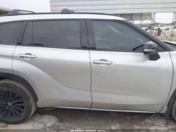 Toyota Highlander III 2023 Toyota Highlander xse, 2023r., 2.4L 2.4 Benzyna 265KM, zdjęcie 4