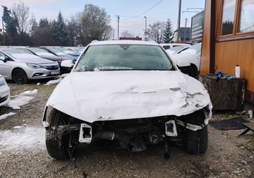 Audi A4 B8 Avant Facelifting 2.0 TDI 177KM 2014 Audi A4 Avant 112014r, 2.0TDI. Uszkodzony przod. 2.0 Diesel 177KM, zdjęcie 15