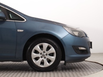 Opel Astra J Sedan 1.4 Turbo ECOTEC 140KM 2017 Opel Astra 1.4 T, Salon Polska, GAZ, VAT 23%, zdjęcie 13