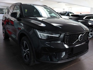 Volvo XC40 2025 VOLVO XC40 B4 Plus Dark Suv 2.0 (211KM) 2025, zdjęcie 4