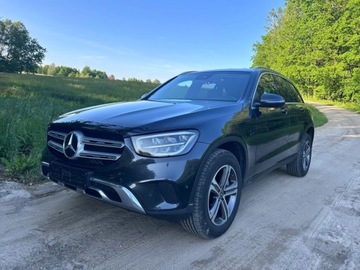 Mercedes GLC C253 2020 Mercedes-Benz GLC 300 de 4Matic diesel elektric 2.0 Hybryda Plug-in 194KM