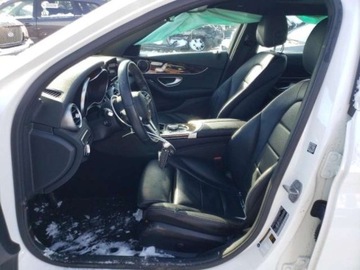 Mercedes Klasa C W205 2019 Mercedes-Benz Klasa C Mercedes-Benz C-Class 300 4MATIC Sedan 2.0 Benzyna, zdjęcie 6