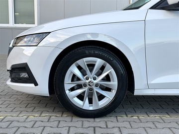 Skoda Octavia IV Liftback 1.5 TSI EVO 150KM 2021 Skoda Octavia 1.5TSI 150KM Ambition l Reflektory L, zdjęcie 32