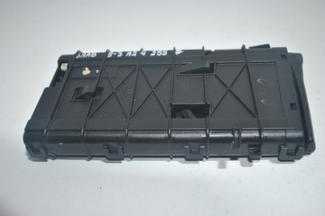 КРЕПЛЕНИЕ КРЫШКИ ПОДСТАКАННИКА SAAB 9-3