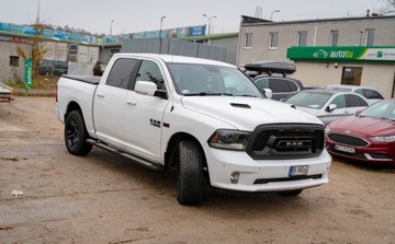 Dodge Ram IV 2015 Dodge RAM Dodge RAM IV 5.7 HEMI Sport 4X4 394KM 5.7 BenzynaLPG 394KM, zdjęcie 3