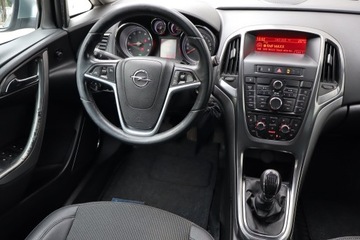 Opel Astra J Hatchback 5d 1.4 Turbo ECOTEC 140KM 2011 Opel Astra 1.4 T, Klima, Klimatronic, Tempomat, zdjęcie 6