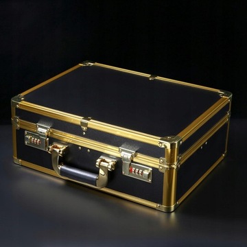 Большой парикмахерский чемодан для машинки для стрижки.