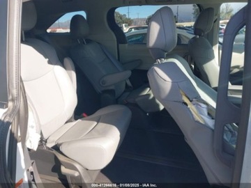 Toyota Sienna III 2024 Toyota Sienna XLE 2024 2.5l 2.5 Hybryda 189KM, zdjęcie 13