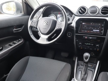 Suzuki Vitara III 2022 Suzuki Vitara 1.5 Hybrid, Salon Polska, zdjęcie 6