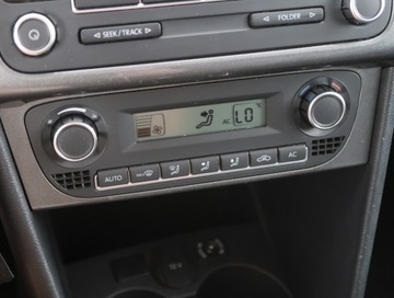 Volkswagen Polo V Hatchback 5d 1.2 TSI 105KM 2010 VW Polo 1.2 TSI, Klima, Klimatronic, Tempomat, zdjęcie 11