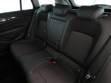 Opel Insignia I Sports Tourer Facelifting 2.0 CDTI Ecotec 170KM 2017 Opel Insignia Innovation niski przebieg automat, zdjęcie 16