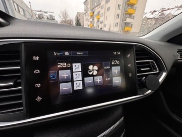 Peugeot 308 II SW 1.2 PureTech 130KM 2016 Peugeot 308 1.2 PureTech 130KM GPF Stop &amp; Start Allure Business-Paket 2016r, zdjęcie 17