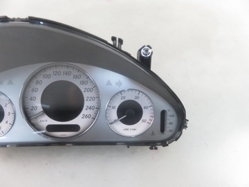 PŘÍSTROJOVÁ DESKA MERCEDES 211 E 320 T CDI 2115402548