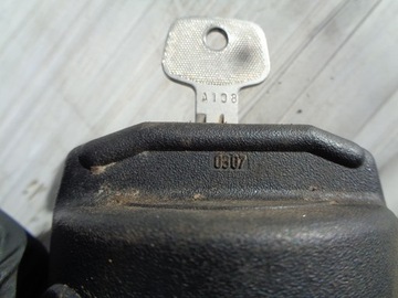 ZÁCPA  PLNĚNÍ PALIVA + KLÍČEK VW POLO 6N 94-01. EVROPA 3D HB