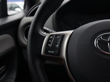 Toyota Yaris III Hatchback 5d Facelifting 1.0 VVT-i 69KM 2016 Toyota Yaris 1.0 VVT-i, Salon Polska, Klima, zdjęcie 16