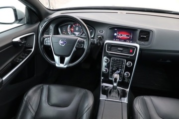 Volvo S60 II Sedan Facelifting 2.0 D3 DRIVE-E 150KM 2017 Volvo S60 D3, Salon Polska, Automat, VAT 23%, zdjęcie 6