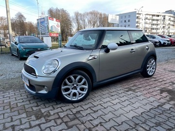 Mini Mini R56 Hatchback 1.6 i 16V Turbo 175KM 2009 MINI COOPER S 175 KM JOHN COOPER WORKS