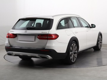 Mercedes Klasa E W213 All-Terrain 2.0 220d 194KM 2017 Mercedes E E 220 d 4MATIC, 1. Właściciel, zdjęcie 4