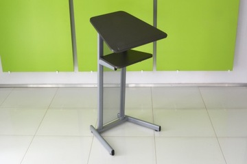 Стильная кафедра на металлическом каркасе 60х60х115см.