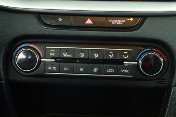 Kia Ceed III Kombi Facelifting 1.5 T-GDI 160KM 2022 Kia Ceed 1.5 T-GDI MHEV, Salon Polska, zdjęcie 9