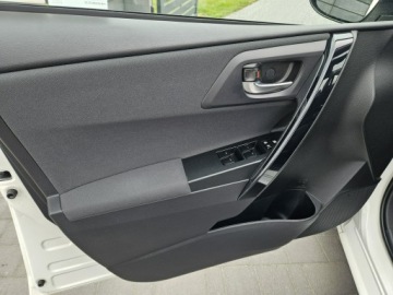Toyota Auris II Hatchback 5d Facelifting 1.6 Valvematic 132KM 2018 Toyota Auris Polski salon, Kamera cofania,Premium, zdjęcie 19