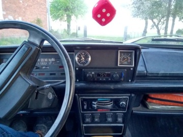 Maskownica atrapa atrapka ramka radia FIAT 125p