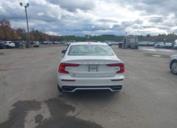 Volvo S60 III 2022 Volvo S60 2022, 2.0L, 4x4, B5 MOMENTUM, od ubezpieczalni 2.0 Benzyna 247KM, zdjęcie 8