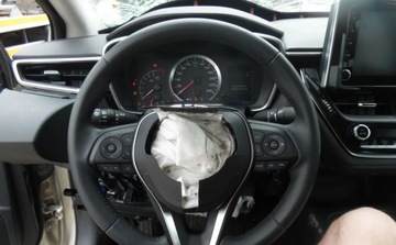 Toyota Corolla XII Sedan 1.5 VVT-i 125KM 2022 Toyota Corolla I rej. 042023r, Salonowa, 1.5 Benzyna, Uszkodzony przod. VA, zdjęcie 12