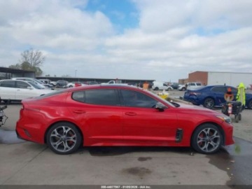 Kia Stinger Liftback 3.3 T-GDi 366KM 2018 Kia Stinger 2018 r. 3,3 L GT2 AWD 3.3 Benzyna 365KM, zdjęcie 13