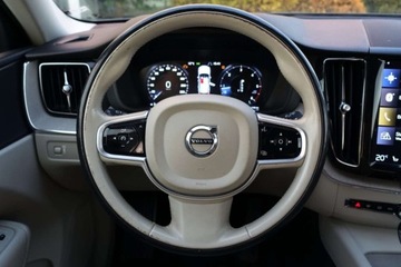 Volvo XC60 II Crossover D4 190KM 2018 Volvo XC 60 Inscription D4 AWD tempomat czujniki skora klima 2stref F, zdjęcie 13
