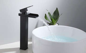 Смеситель для ванной комнаты Водопад Dolinvo Chrome