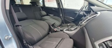 Opel Astra J Hatchback 5d 1.4 Turbo ECOTEC 140KM 2010 Opel Astra Opel Astra 1.4 Turbo Cosmo 1.4 Benzyna 140KM, zdjęcie 20