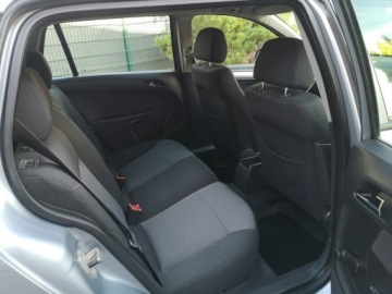 Opel Astra H Kombi 1.9 CDTI ECOTEC 120KM 2005 Opel Astra 1.9 CDTI 120KM Klimatyzacja Elektryka, zdjęcie 17