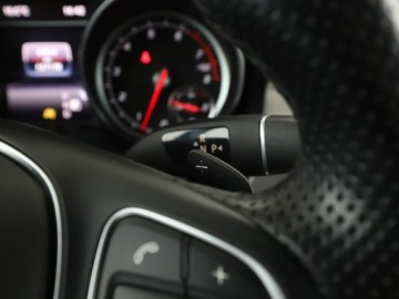 Mercedes CLA C117 Shooting Brake 1.6 180 122KM 2016 Mercedes CLA 180 automat skóra klima auto navi, zdjęcie 30