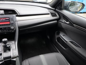 Honda Civic X Hatchback 5d 1.0 VTEC TURBO 126KM 2019 Honda Civic 1.0 VTEC Turbo, Salon Polska, zdjęcie 7