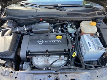 Opel Astra H Hatchback 5d 1.6 Twinport ECOTEC 105KM 2005 Opel Astra 1.6 GTC Klima Alufelgi Super Stan Sort 1.6 Benzyna 105KM, zdjęcie 27