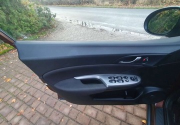 Honda Civic VIII Hatchback 3d 1.4 i-VTEC 100KM 2011 Honda Civic Honda Civic 1.4 Comfort 1.3 Benzyna 100KM, zdjęcie 8