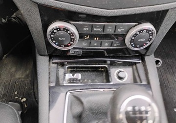 Mercedes Klasa C W204 Limuzyna 1.8 180 K 156KM 2008 Mercedes-Benz Klasa C 11.2008. 1.8 Benzyna. Uszkodzony przod. Jezdzi. 1.8, zdjęcie 13