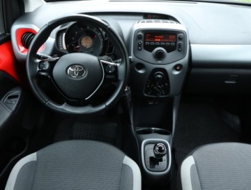 Toyota Aygo II Hatchback 3d Facelifting 1.0 VVT-i 72KM 2021 Toyota Aygo 1.0 VVT-i, Salon Polska, Automat, zdjęcie 6