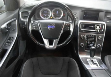 Volvo V60 I Kombi 2.0 D3 163KM 2011 Volvo V60 D3_ Automat_ Hak_ Skory_ Nawigacja_ 2.0 Diesel 163KM, zdjęcie 16