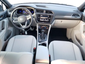 Volkswagen Tiguan II 2023 Volkswagen Tiguan SE R-Line Black 2023 2.0l 2.0 Benzyna 184KM, zdjęcie 8